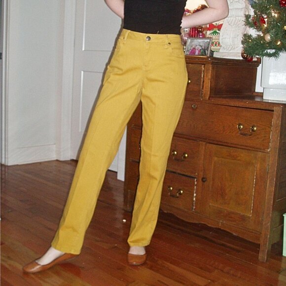 Earl Jean Yellow Tapered Jeans – Size 10 – Excellent Condition - Picture 1 of 8